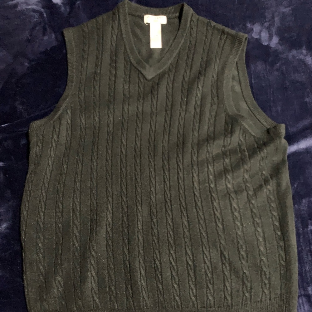 Docker’s Men's Black Cable Knit Sweater Vest. 100% Acrylic.